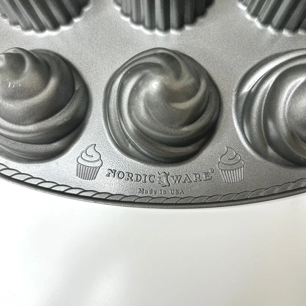 Nordic Ware Filled Cupcake Pan Silver Cast Aluminum 12 Cavity Non-Stick USA Made